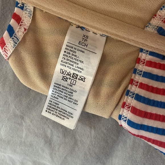 RED WHITE & BLUE 🇺🇸 Old Navy Bikini top - Picture 3 of 3